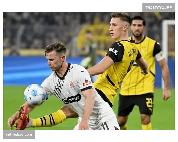 多特蒙德两球领先被圣保利追平，埃姆雷詹点球绝杀